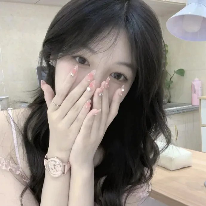 女帝太撩人，我的反穿越系统启动了